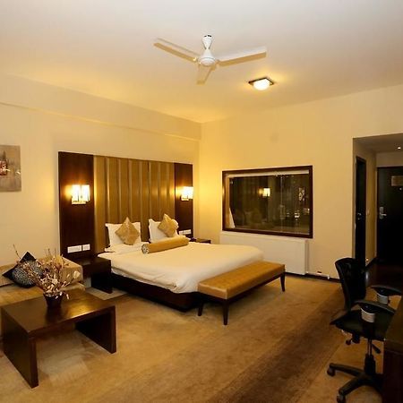 Hotel Pine Spring Wazir Bagh Srīnagar Exterior foto